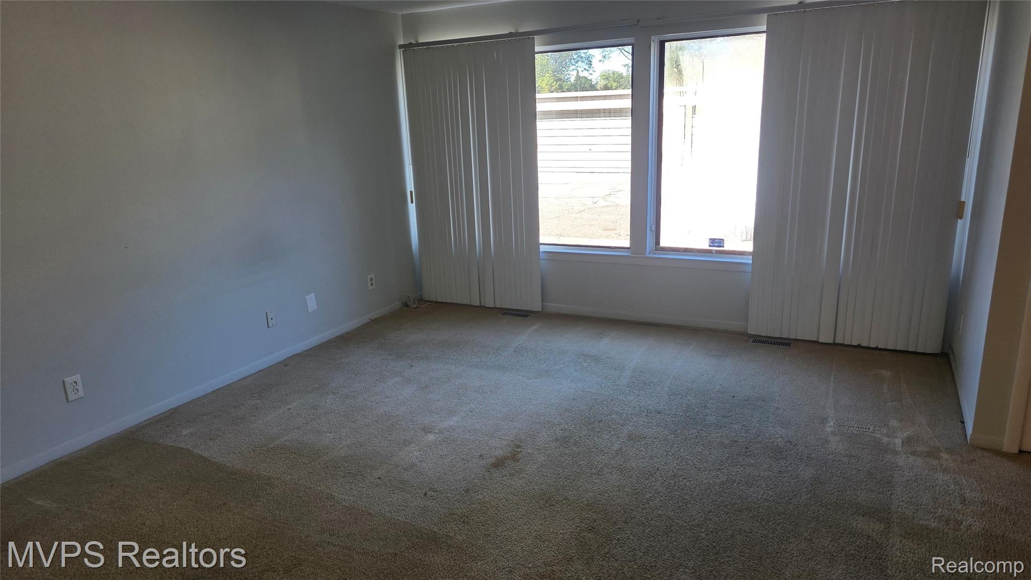 16275 W 9 Mile Road 102
