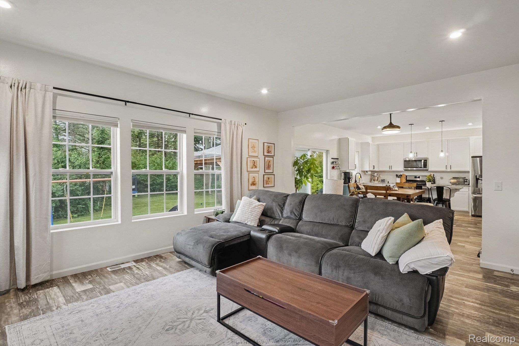 9324 Pine Walk Pass