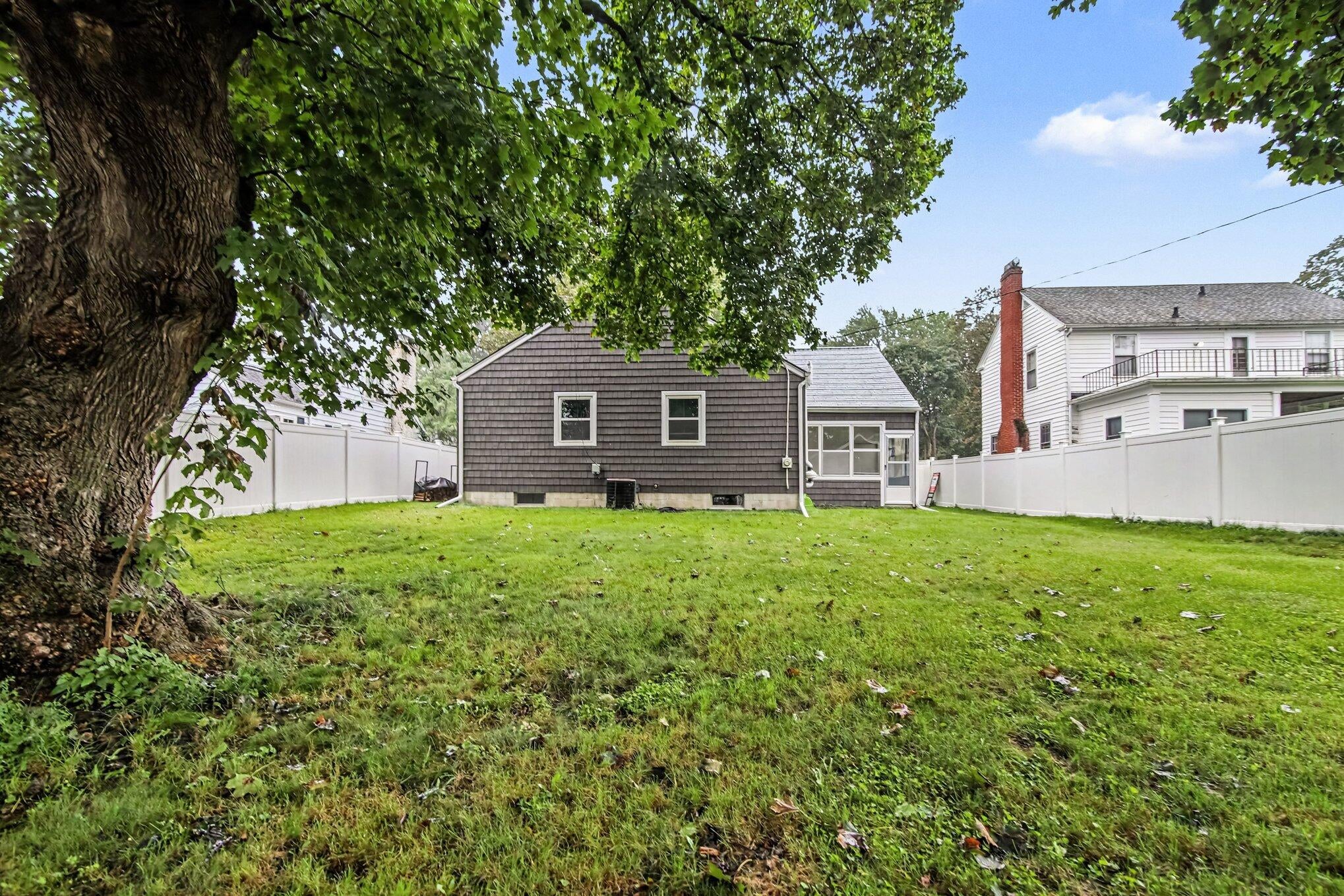 724 Crescent Road