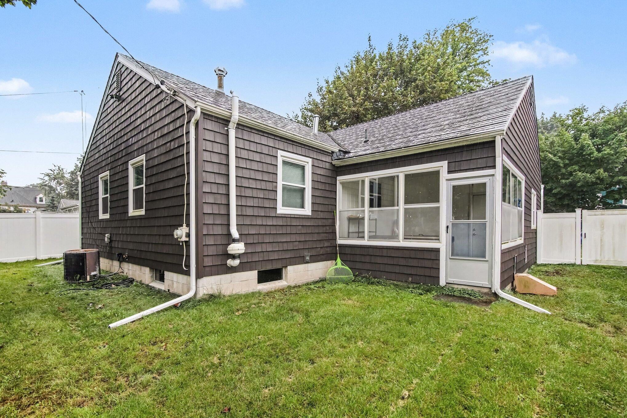 724 Crescent Road