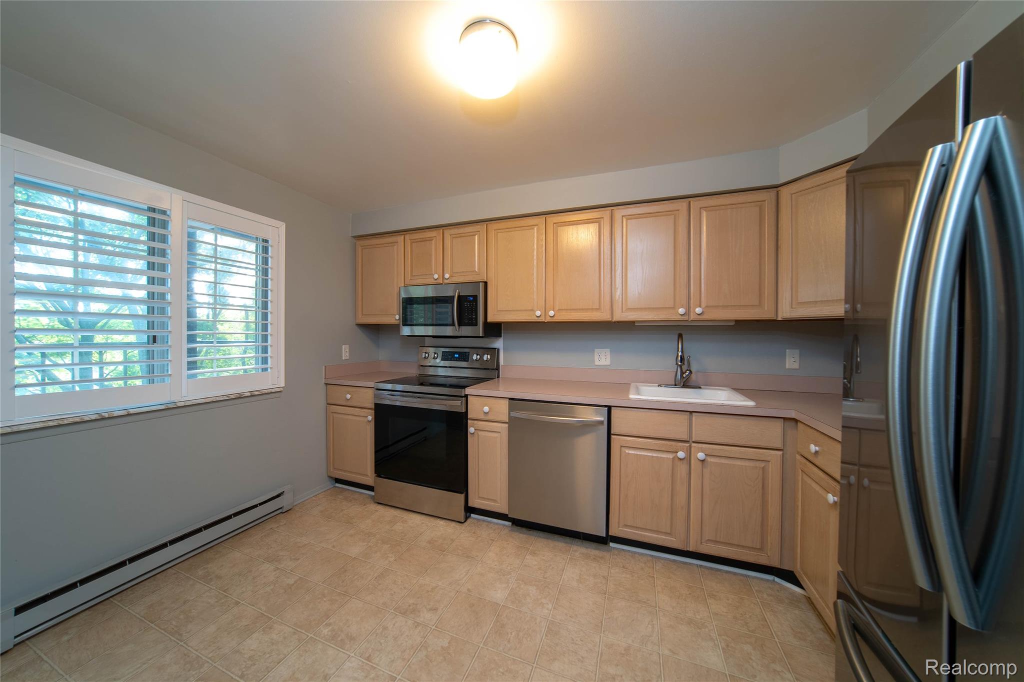 3415 Benjamin Avenue 403