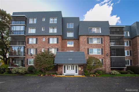 3415 Benjamin Avenue 403 Royal Oak City MI 48073