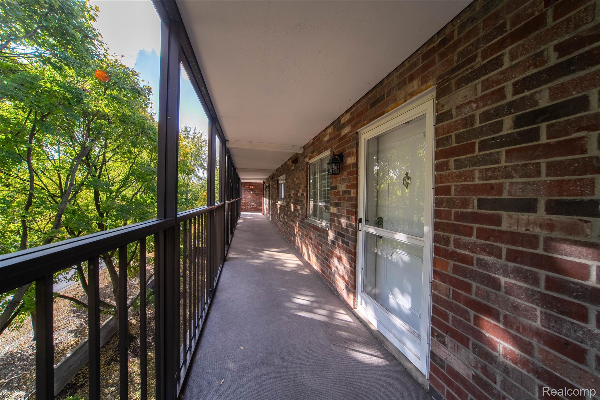 3415 Benjamin Avenue 403
