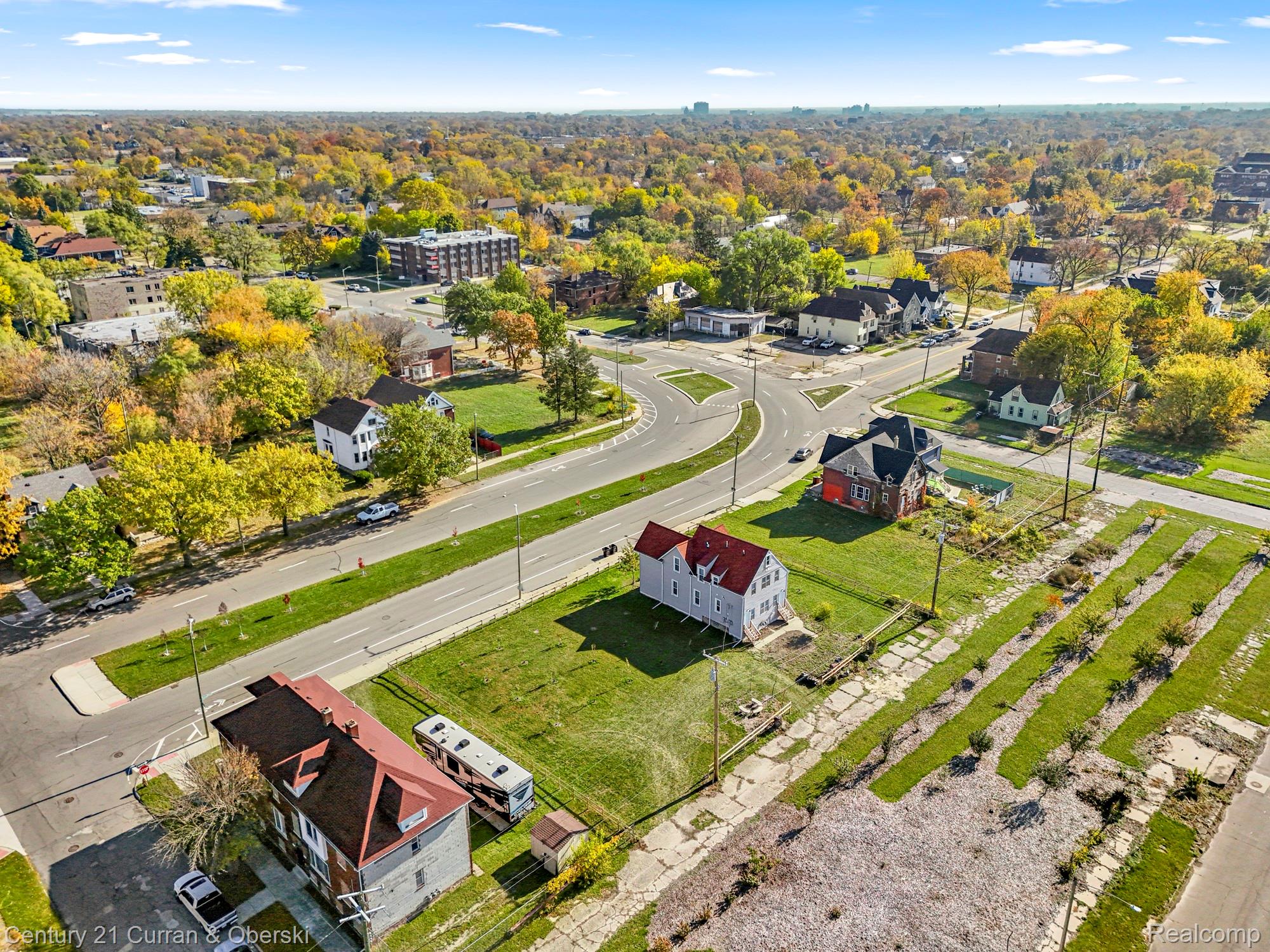 1973 E Grand Boulevard