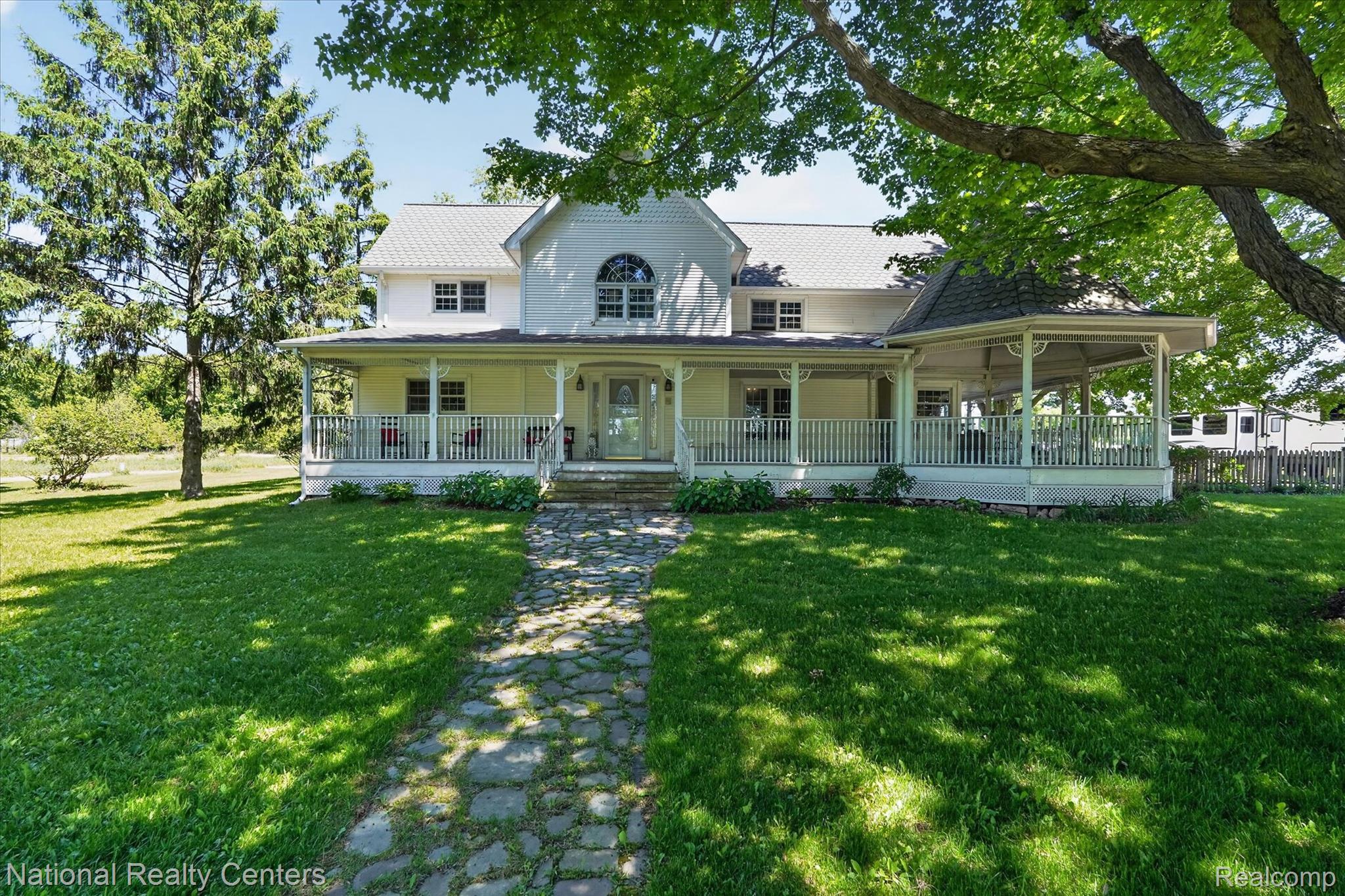 864 E Lovejoy Road