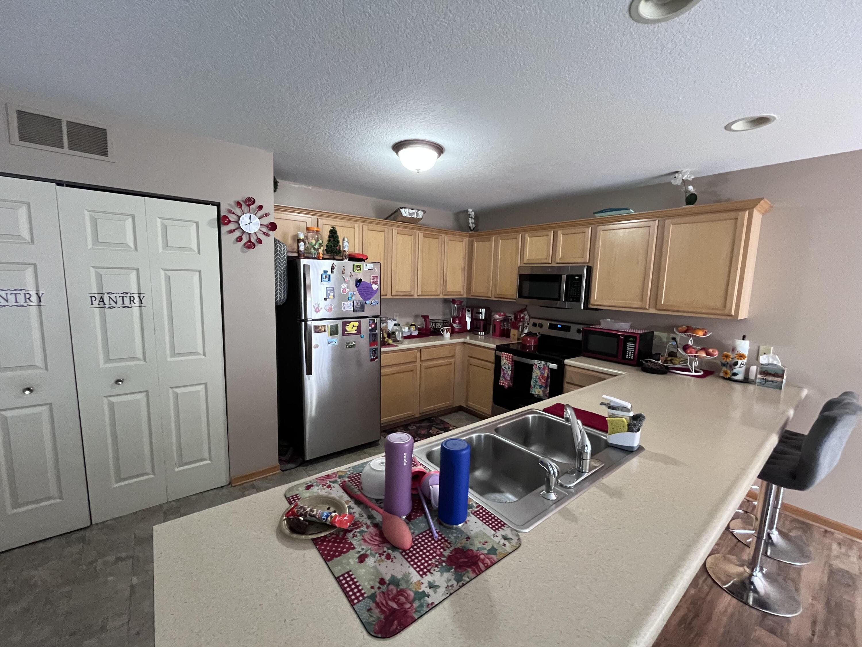 1637 chippewa Way