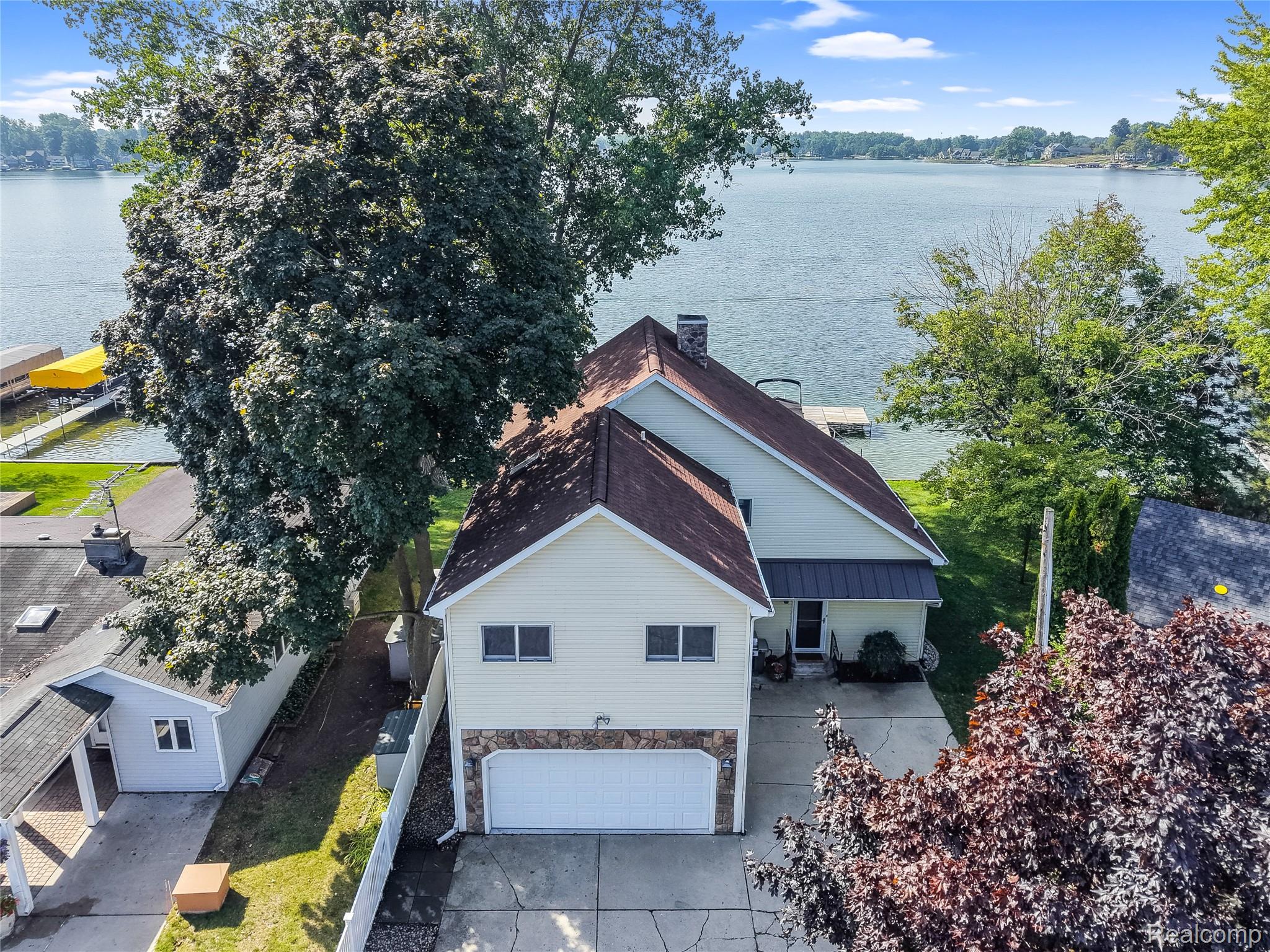13203 Log Cabin Point