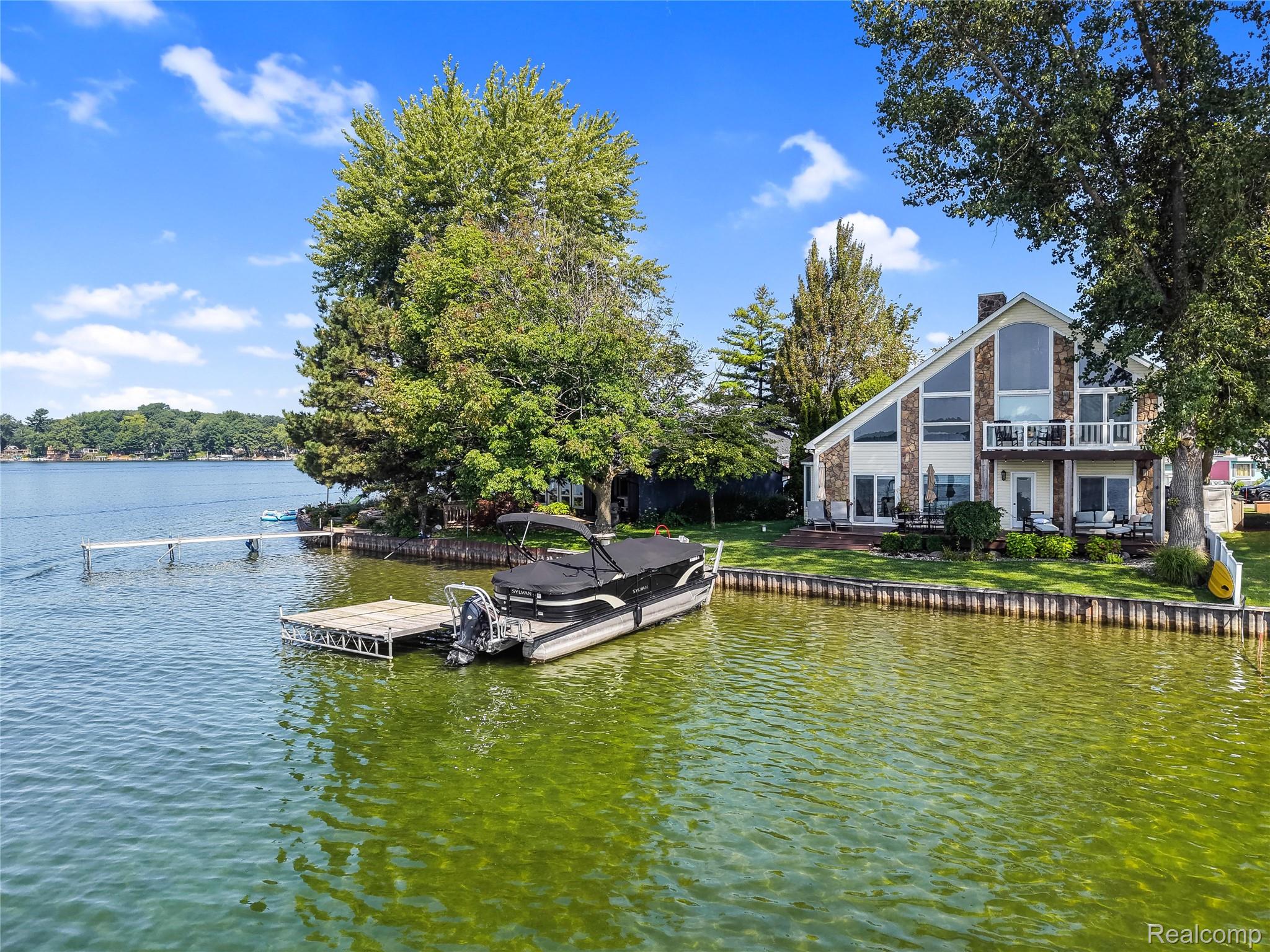 13203 Log Cabin Point