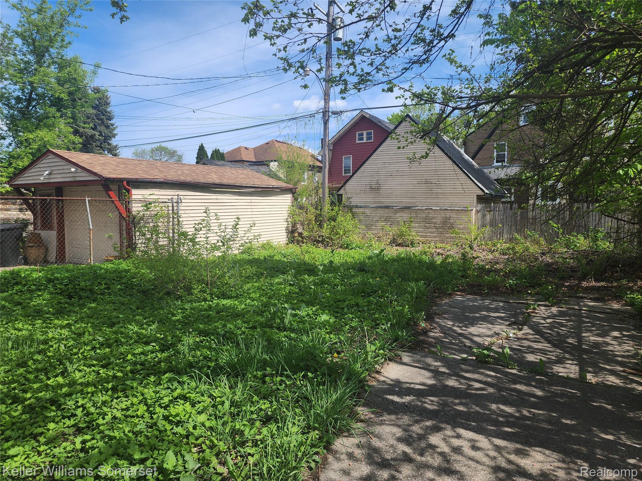 2989 Clairmount Street