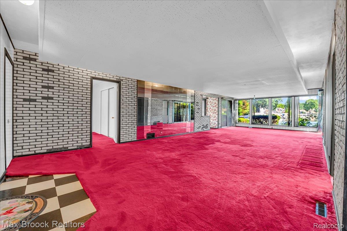 2840 Wall Street