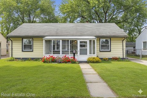 26641 RIDGEMONT Street Roseville City MI 48066