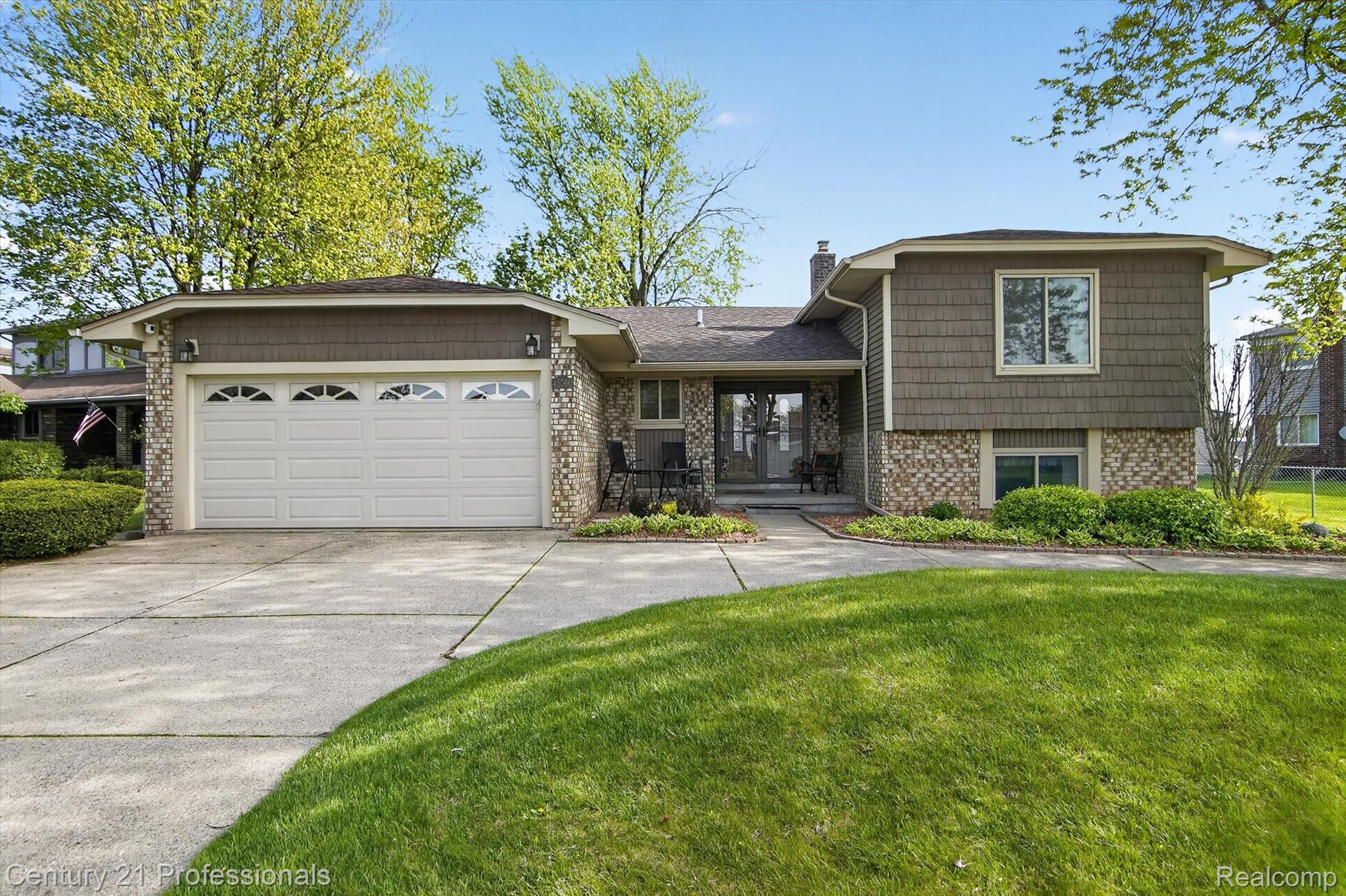 45560 Edgewood Court