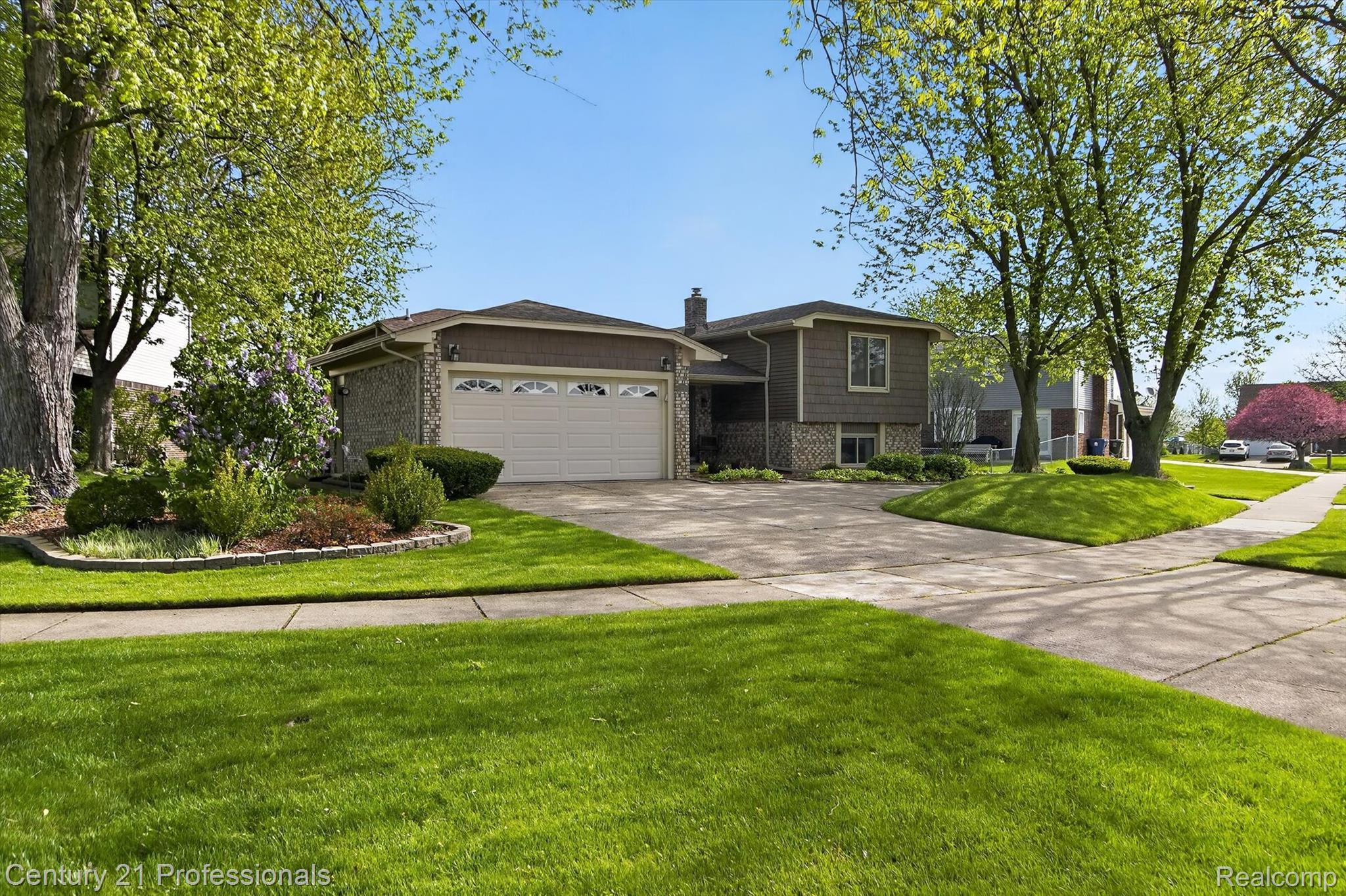 45560 Edgewood Court