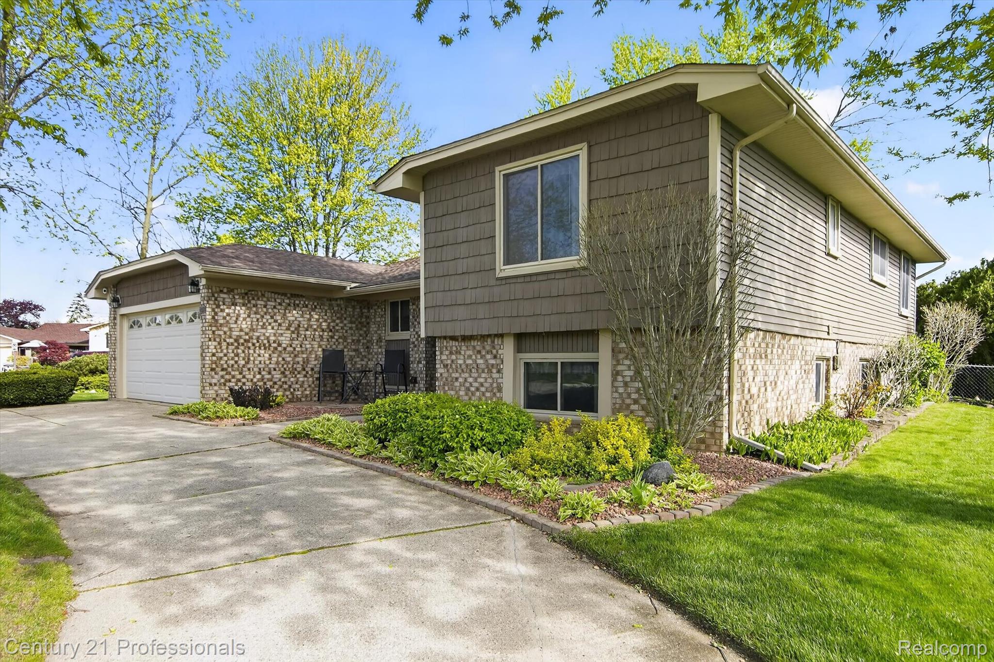 45560 Edgewood Court