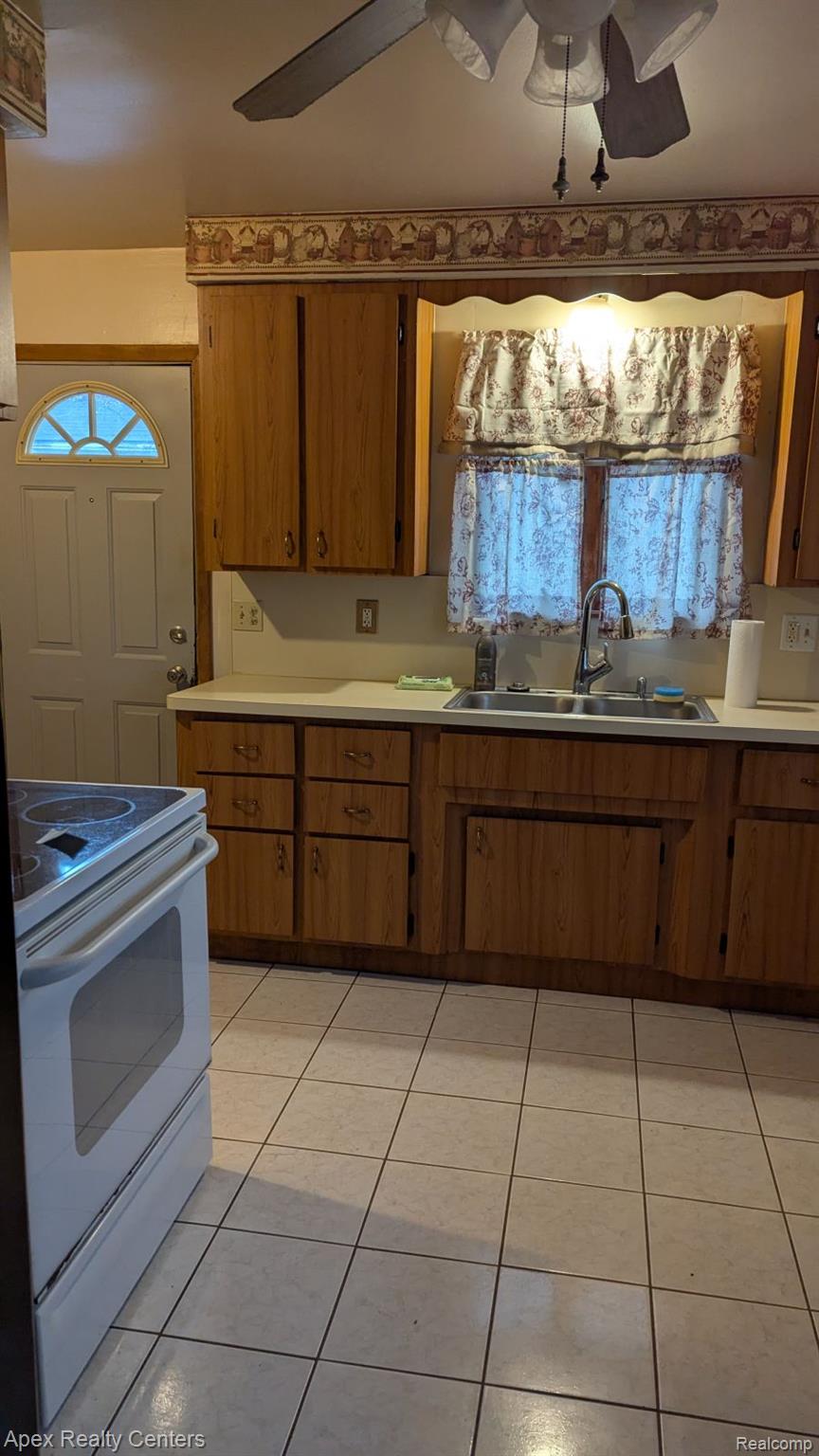 18285 Deering Street N