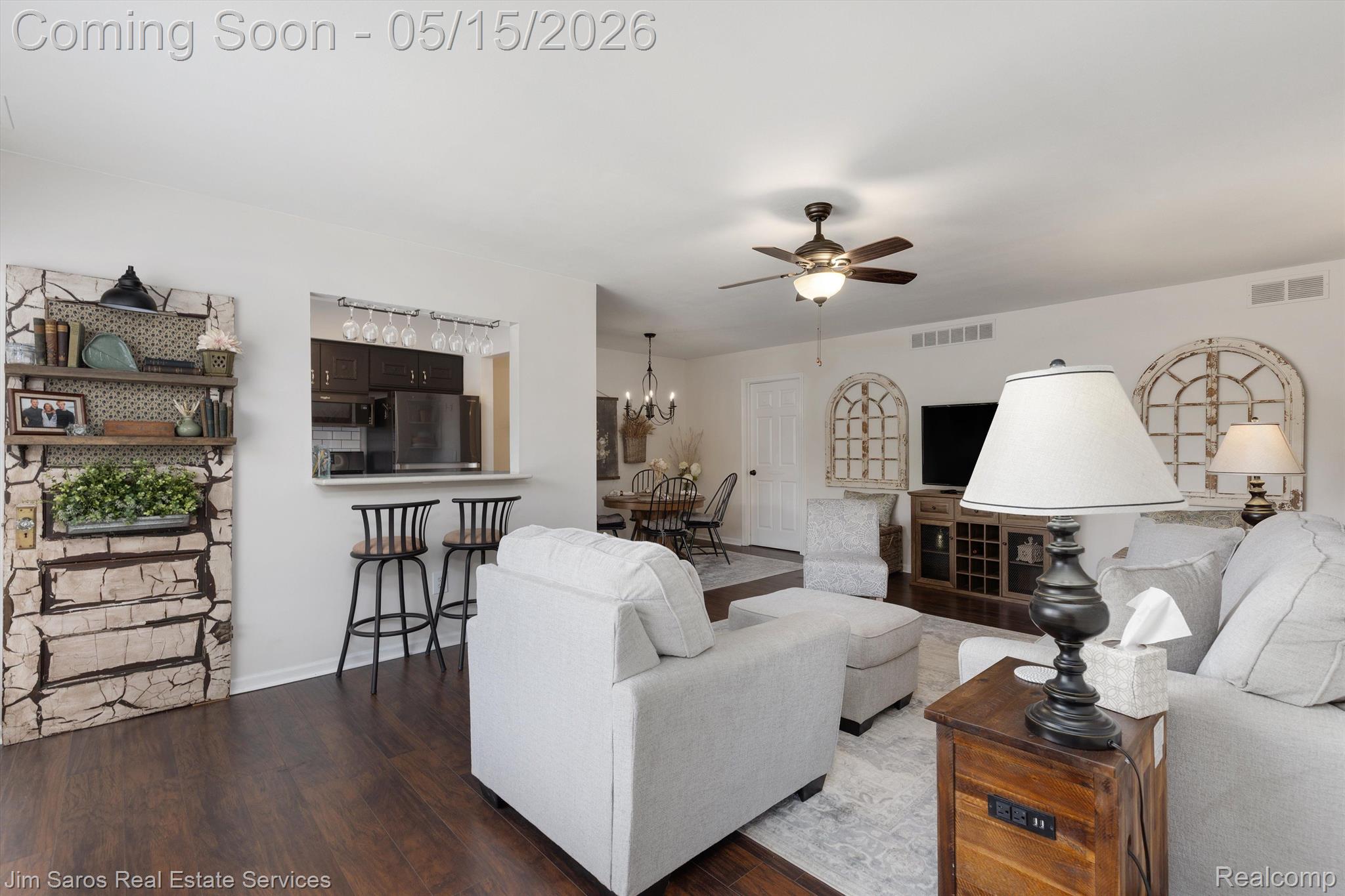 1089 COUNTRY CLUB Drive
