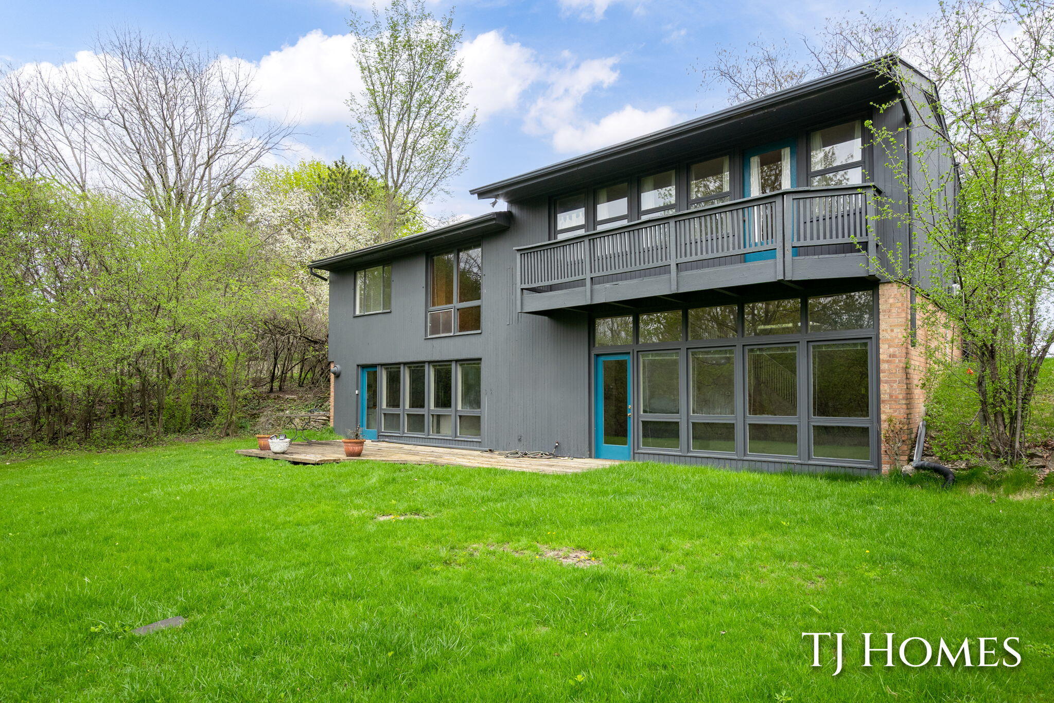 2914 Cascade Road SE