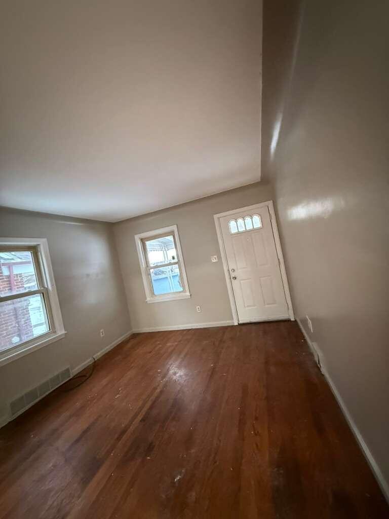 11704 Greenview Avenue