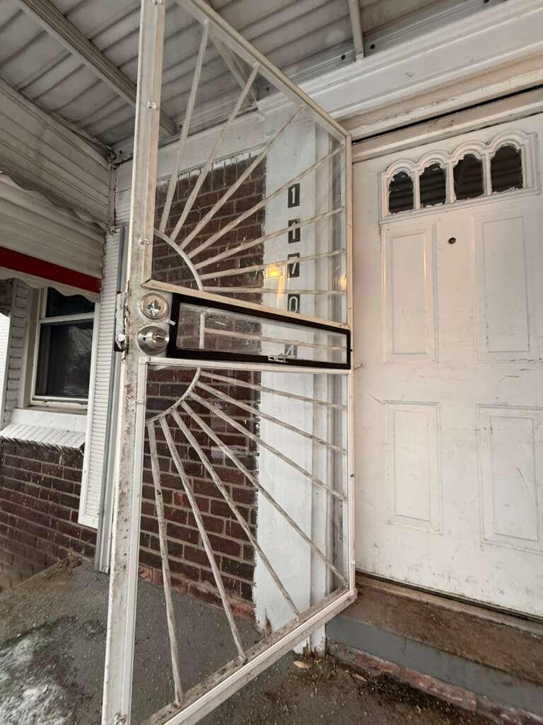 11704 Greenview Avenue