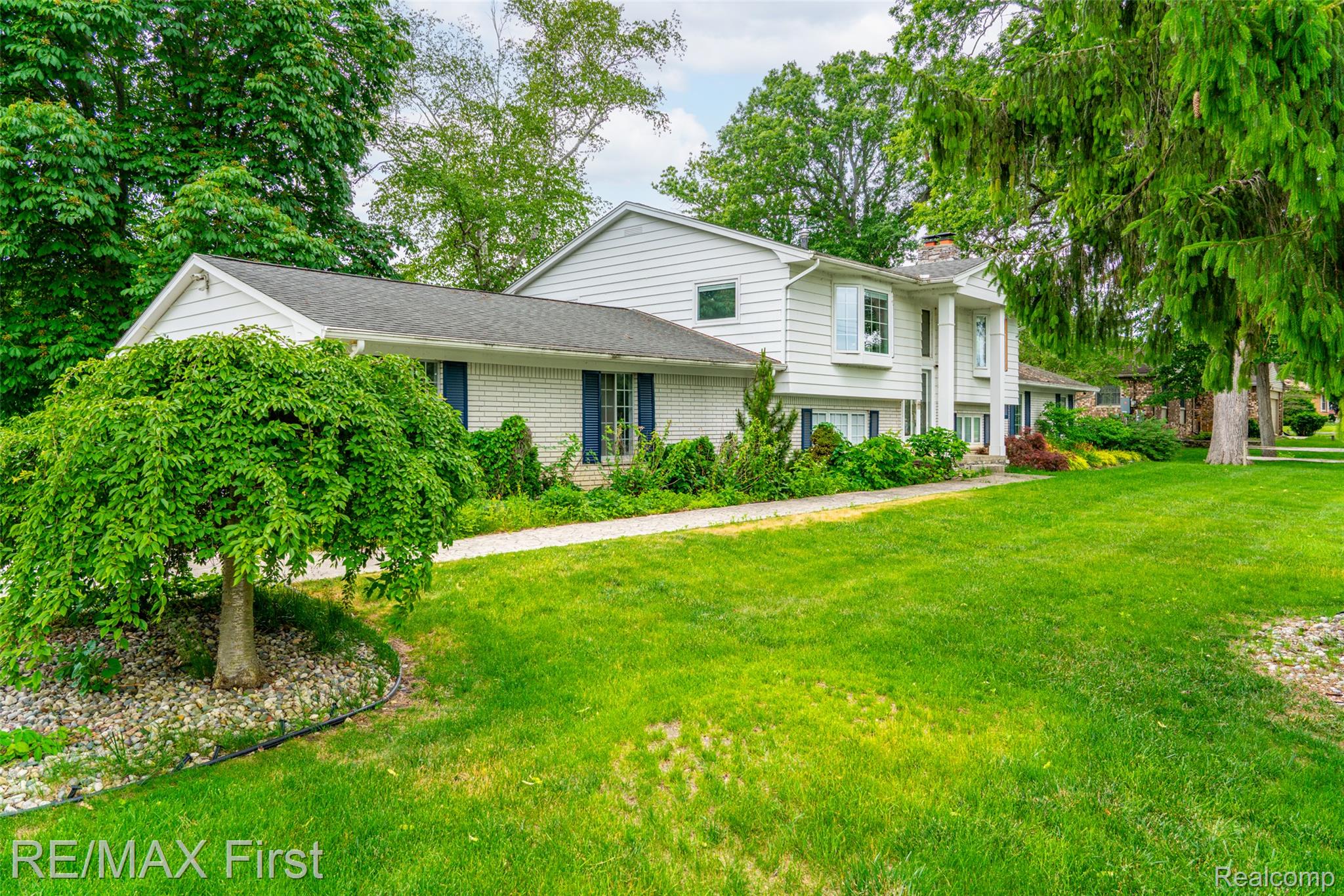 7436 Oak Bay Drive