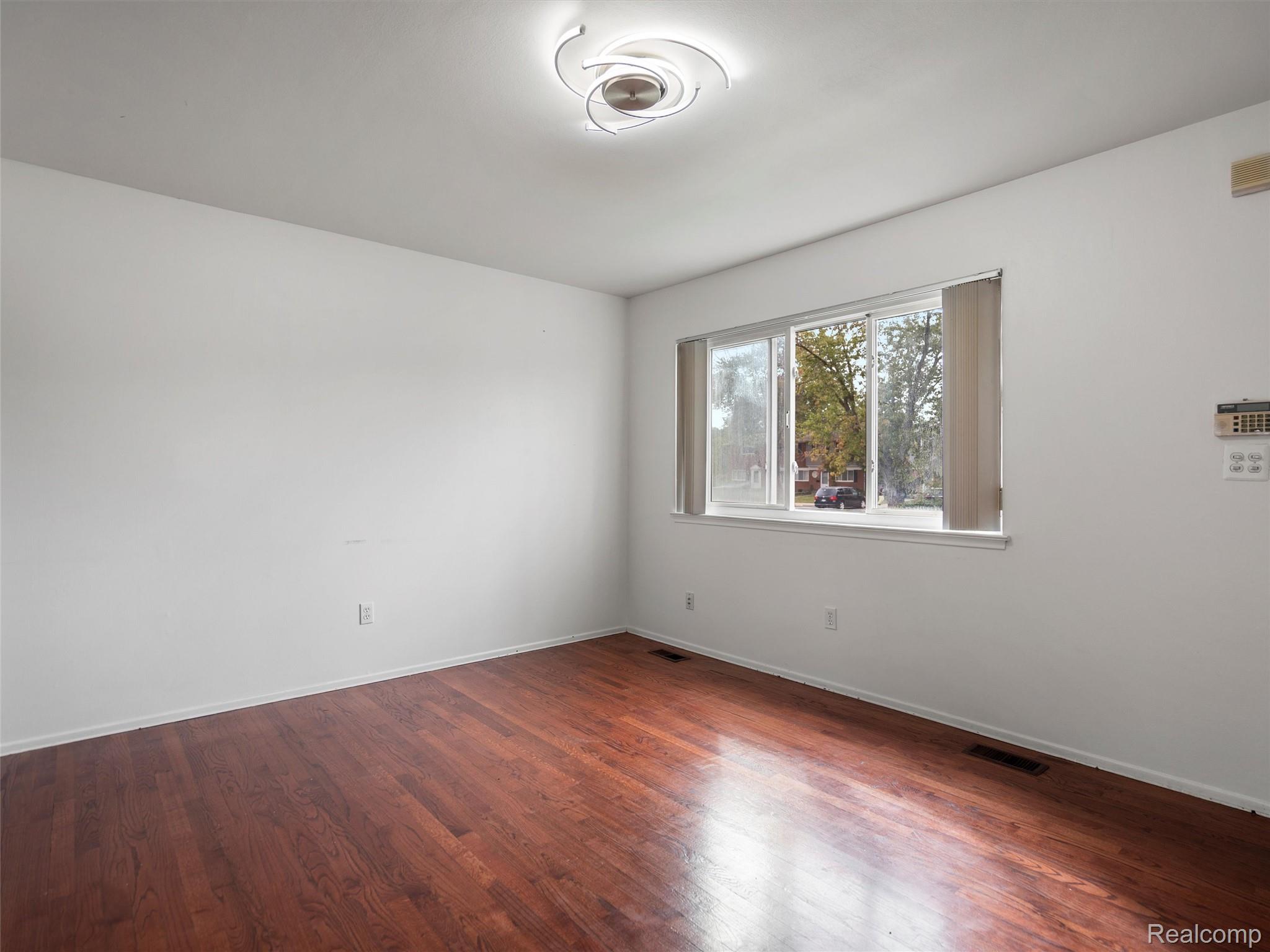 2530 Patrick Henry St