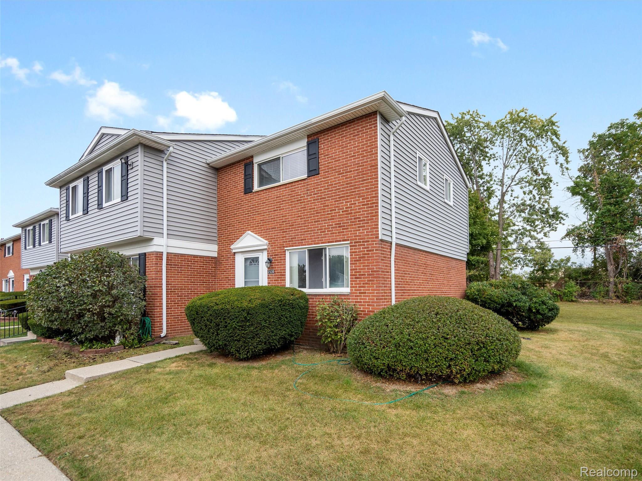 2530 Patrick Henry St