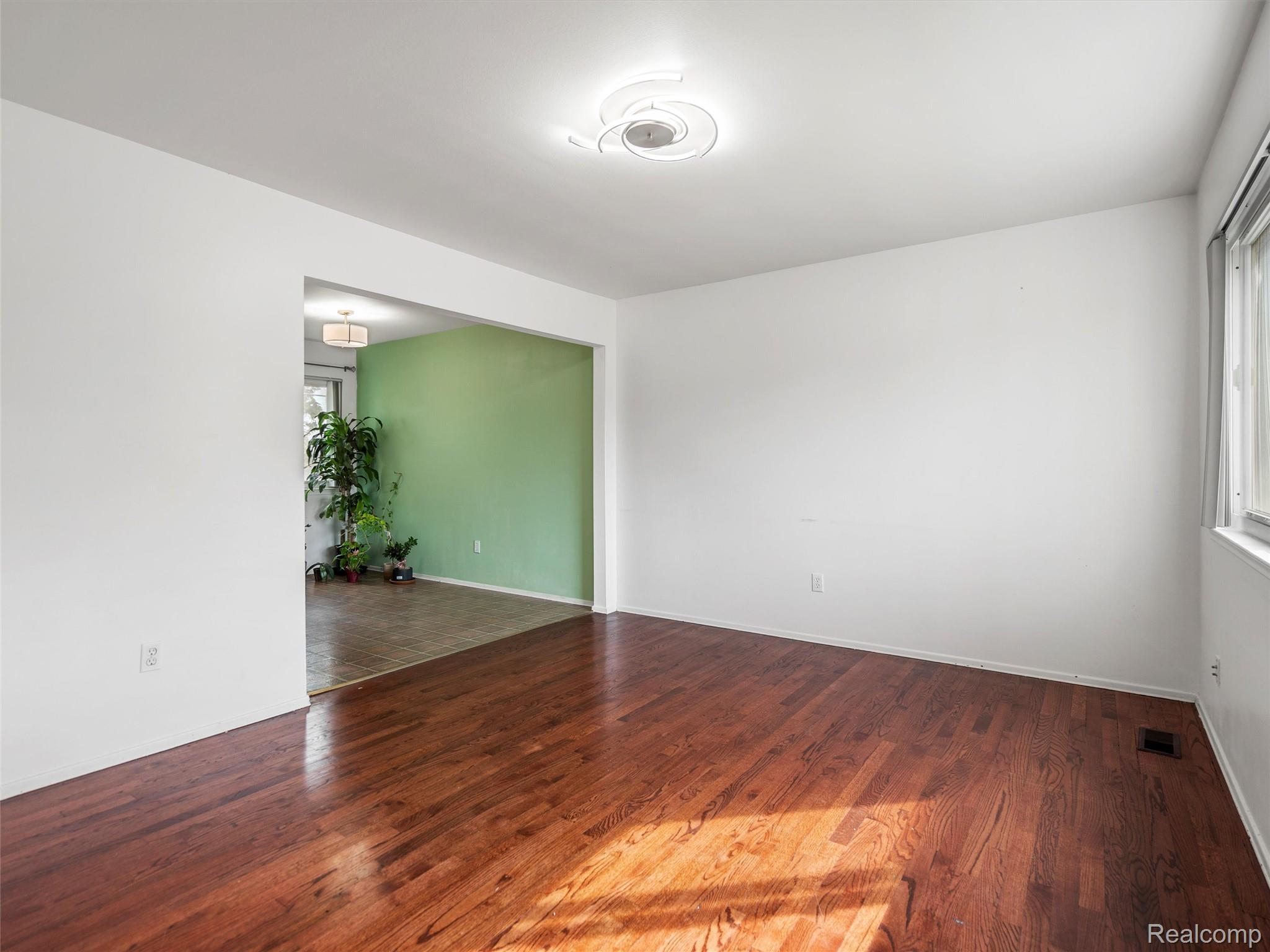 2530 Patrick Henry St