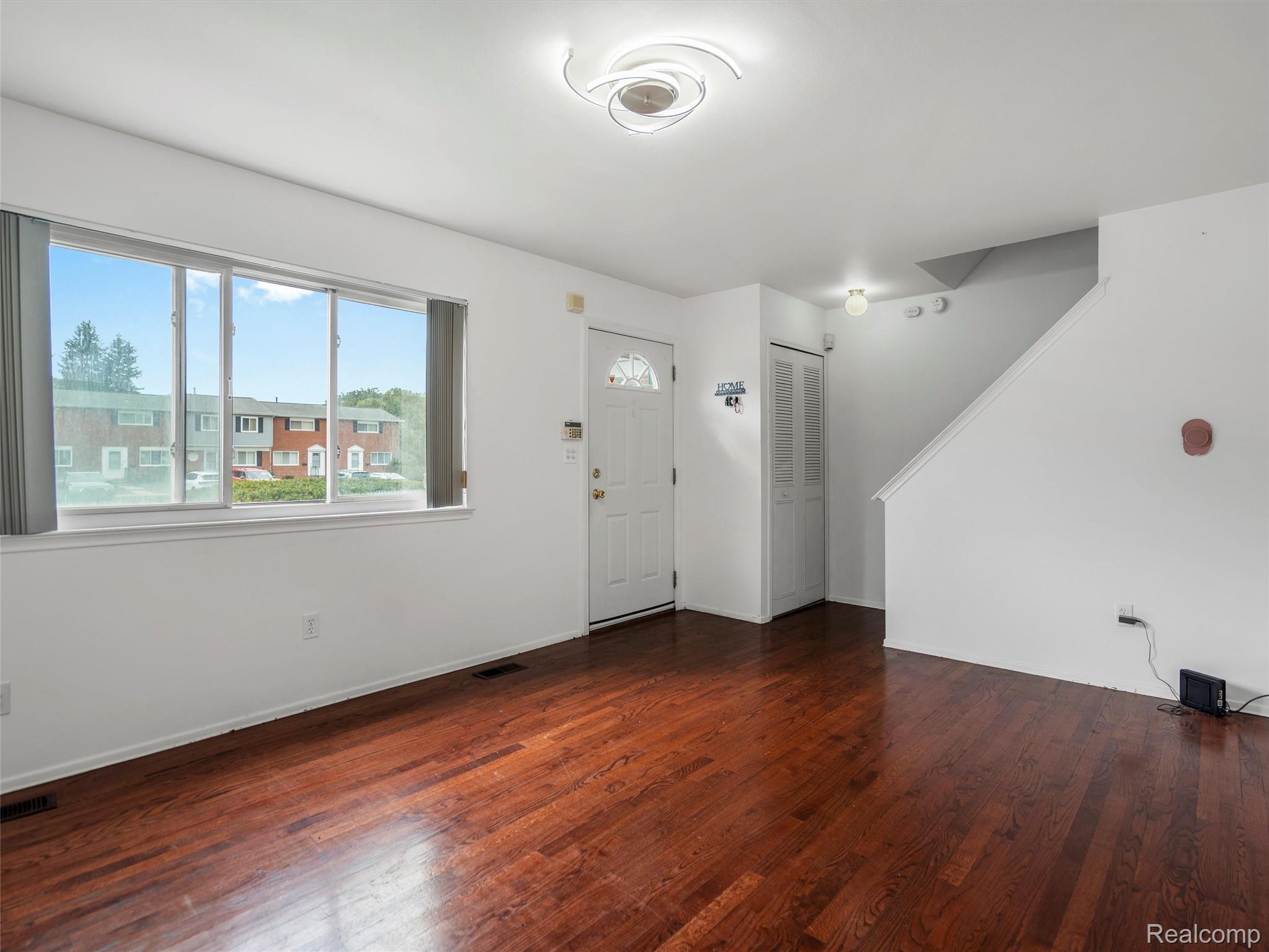 2530 Patrick Henry St