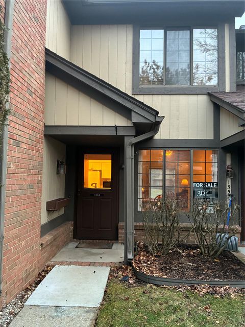 1553 Meadow Side Drive Rochester Hills City MI 48307