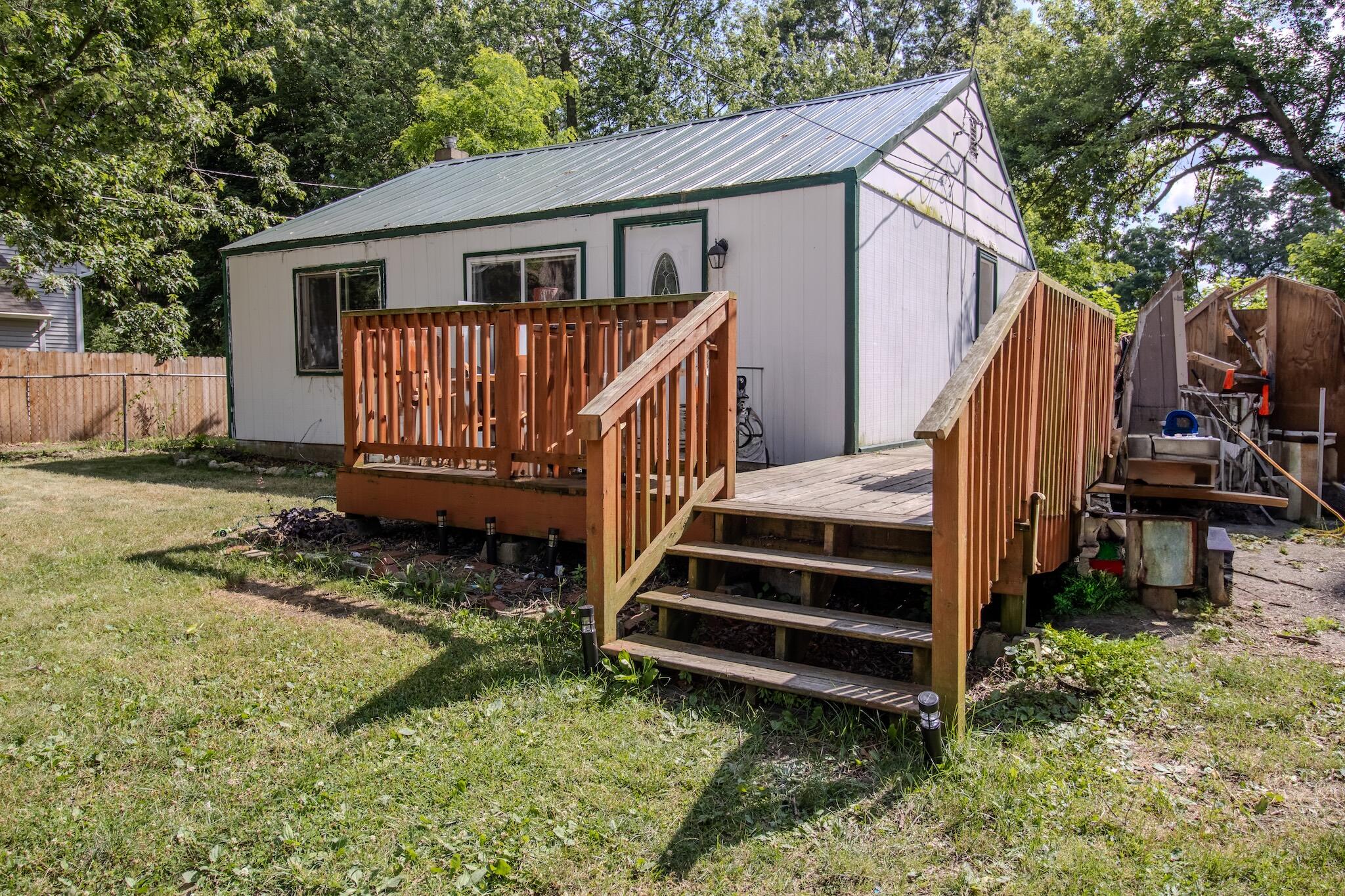 712 S Lagrave Street