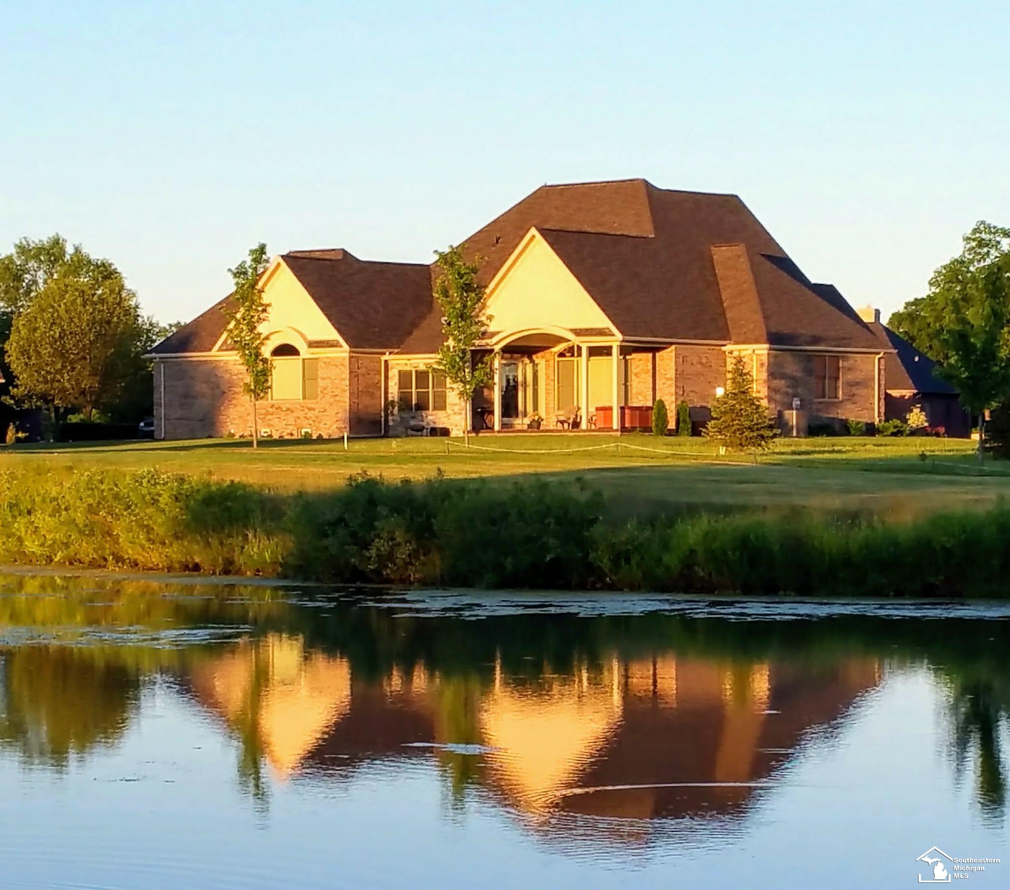 997 Saint James Park Avenue