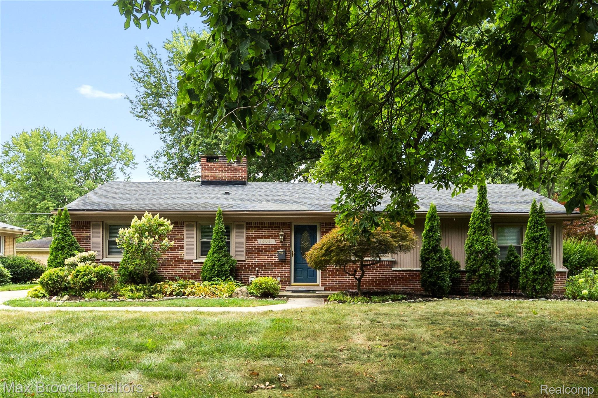 16031 Buckingham Avenue