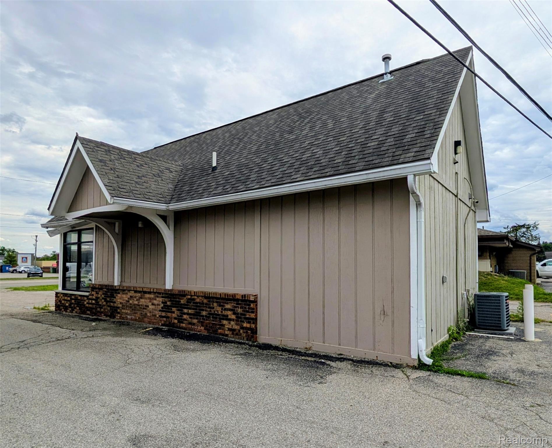 832 S Main Street