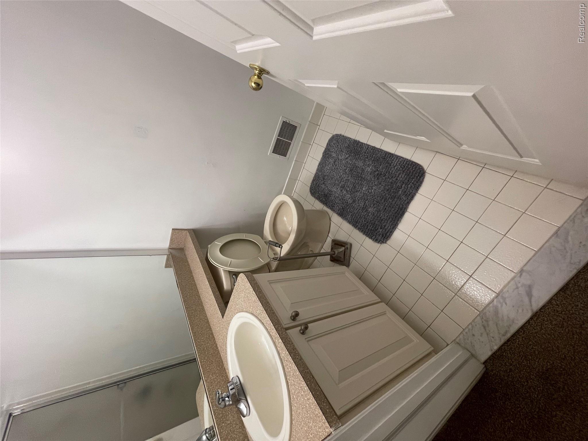 13239 St Ervin Avenue 34