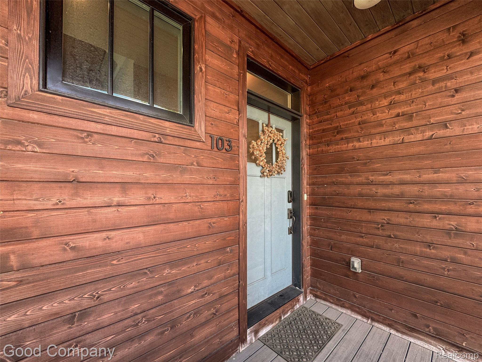 103 W Davis Avenue