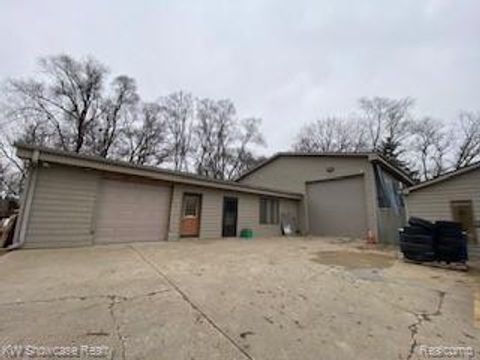 9450 Elizabeth Lake Road White Lake Charter Township MI 48386