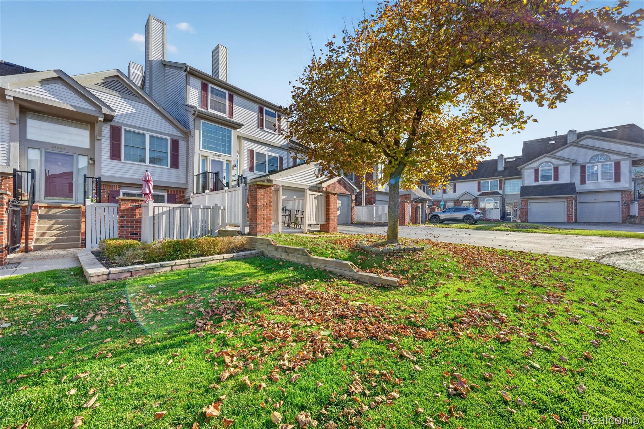 49846 Pointe Crossing