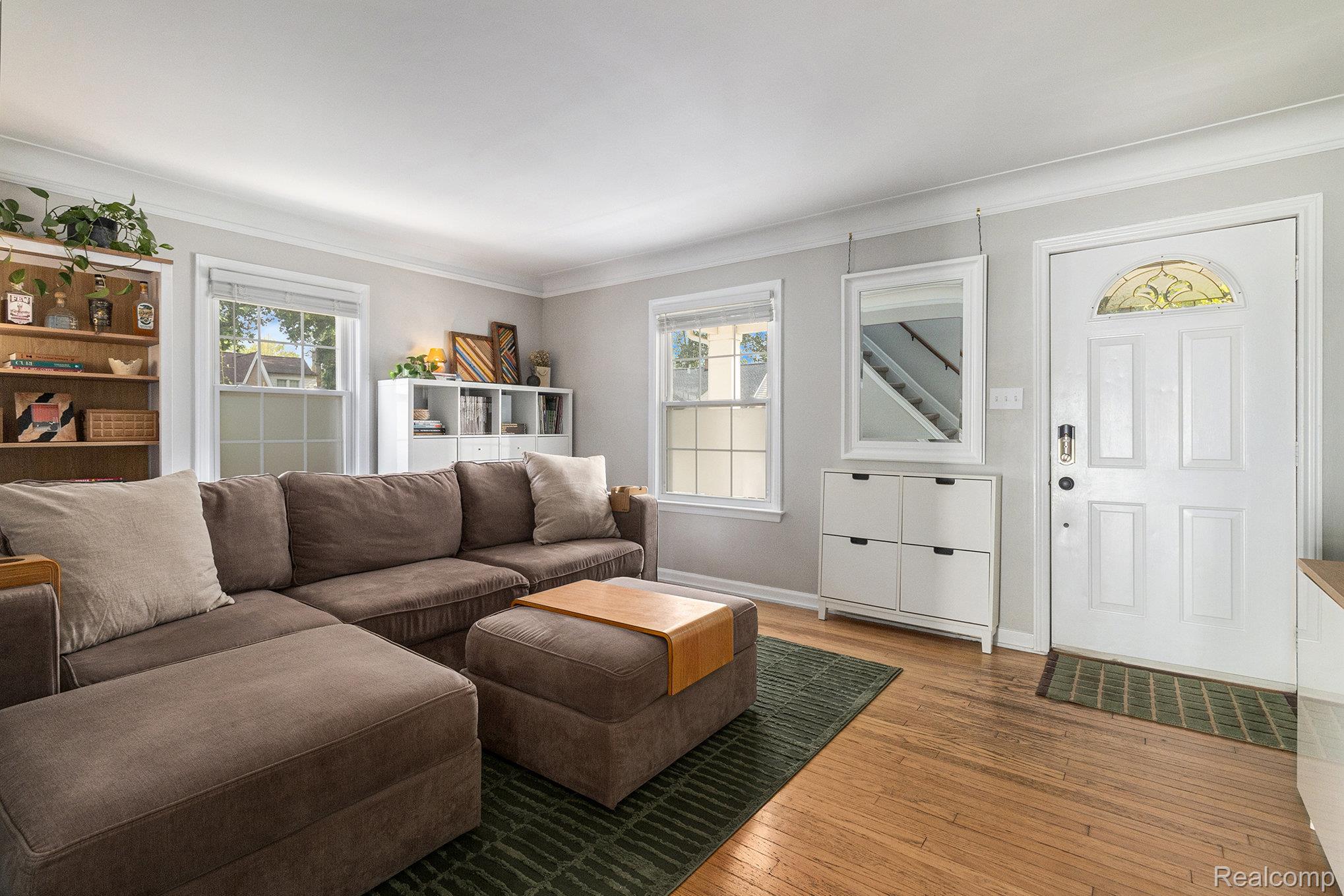 915 N Altadena Avenue