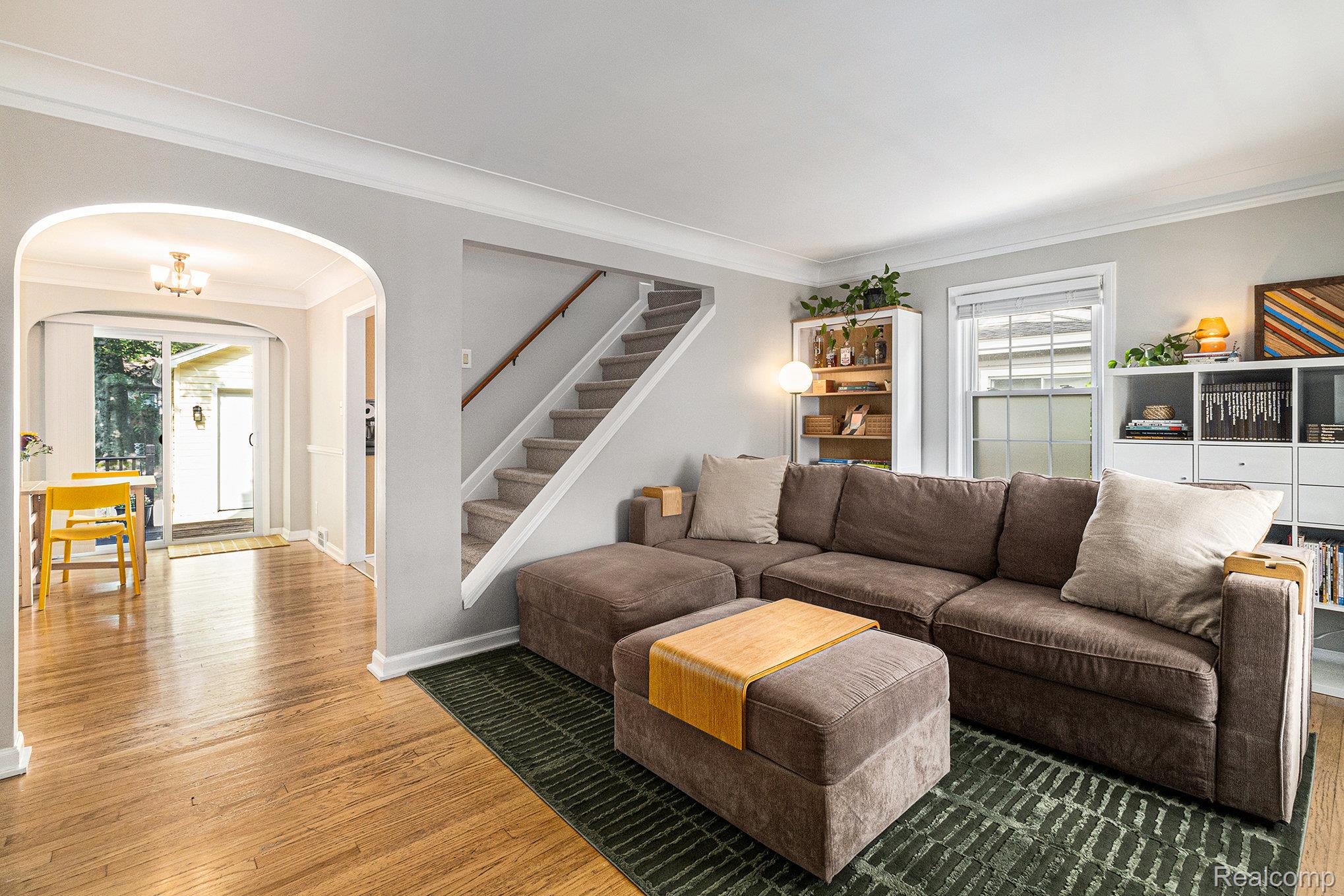 915 N Altadena Avenue