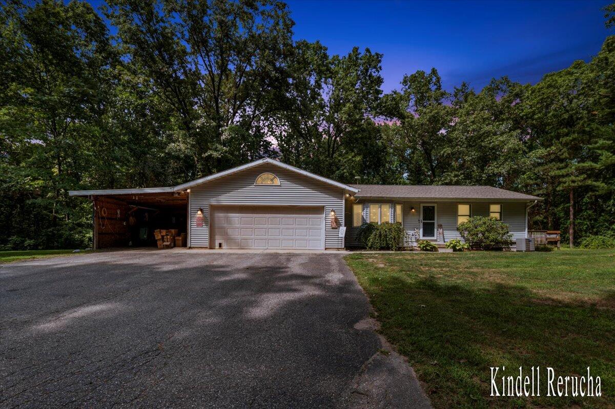 699 Lincoln Lake Avenue NE