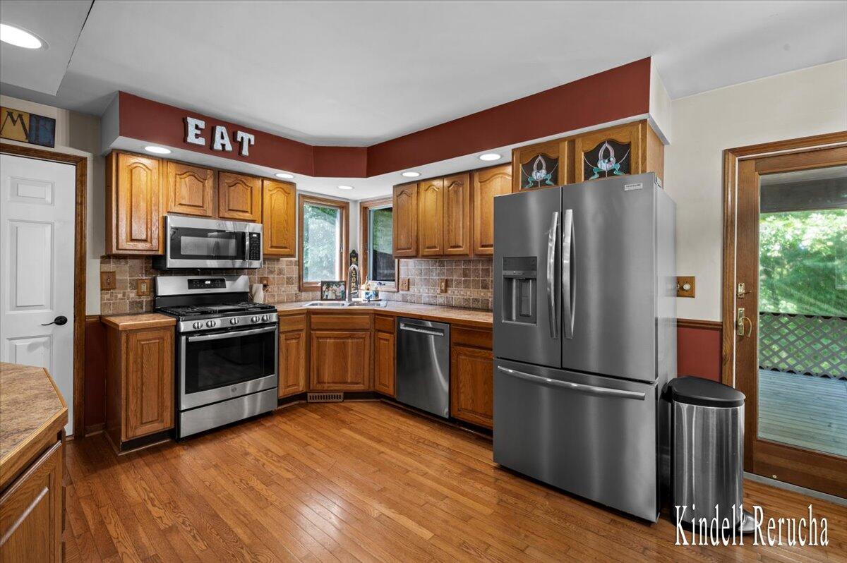 699 Lincoln Lake Avenue NE