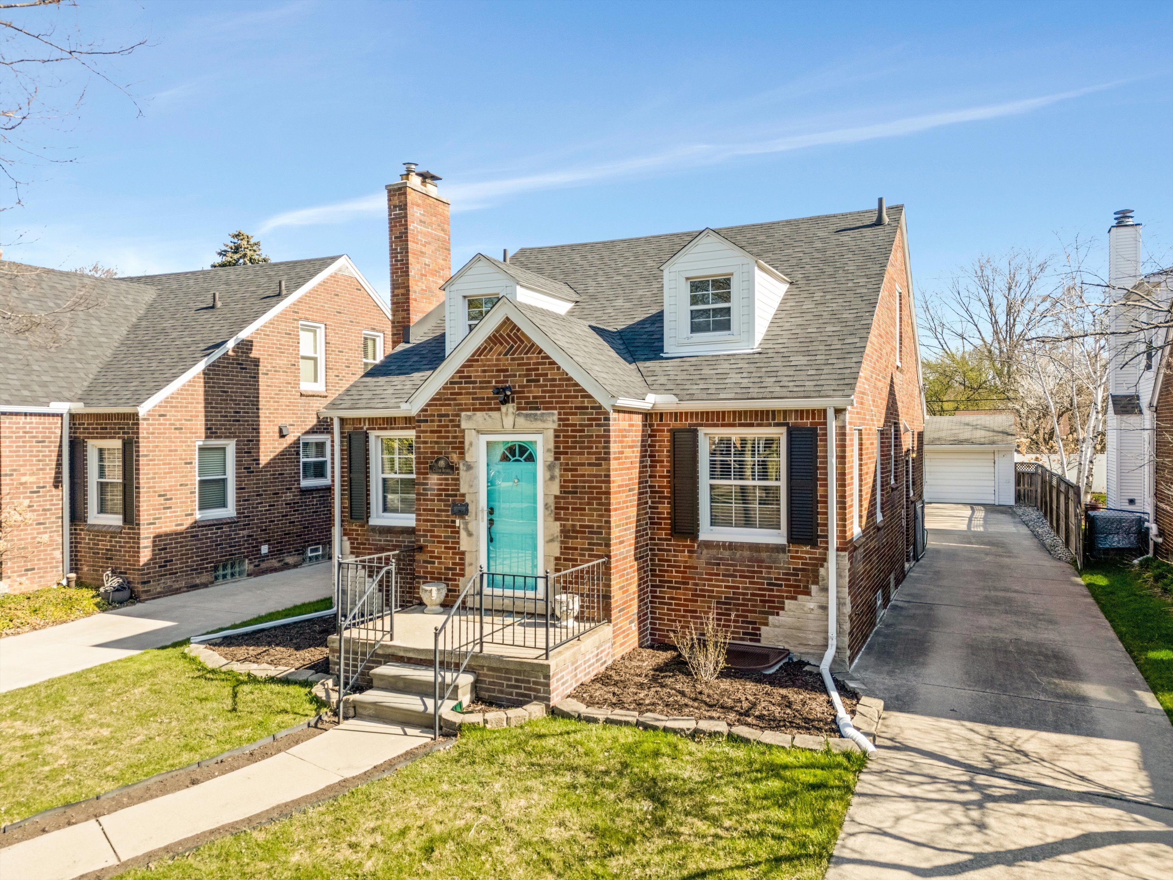 416 CALVIN Avenue