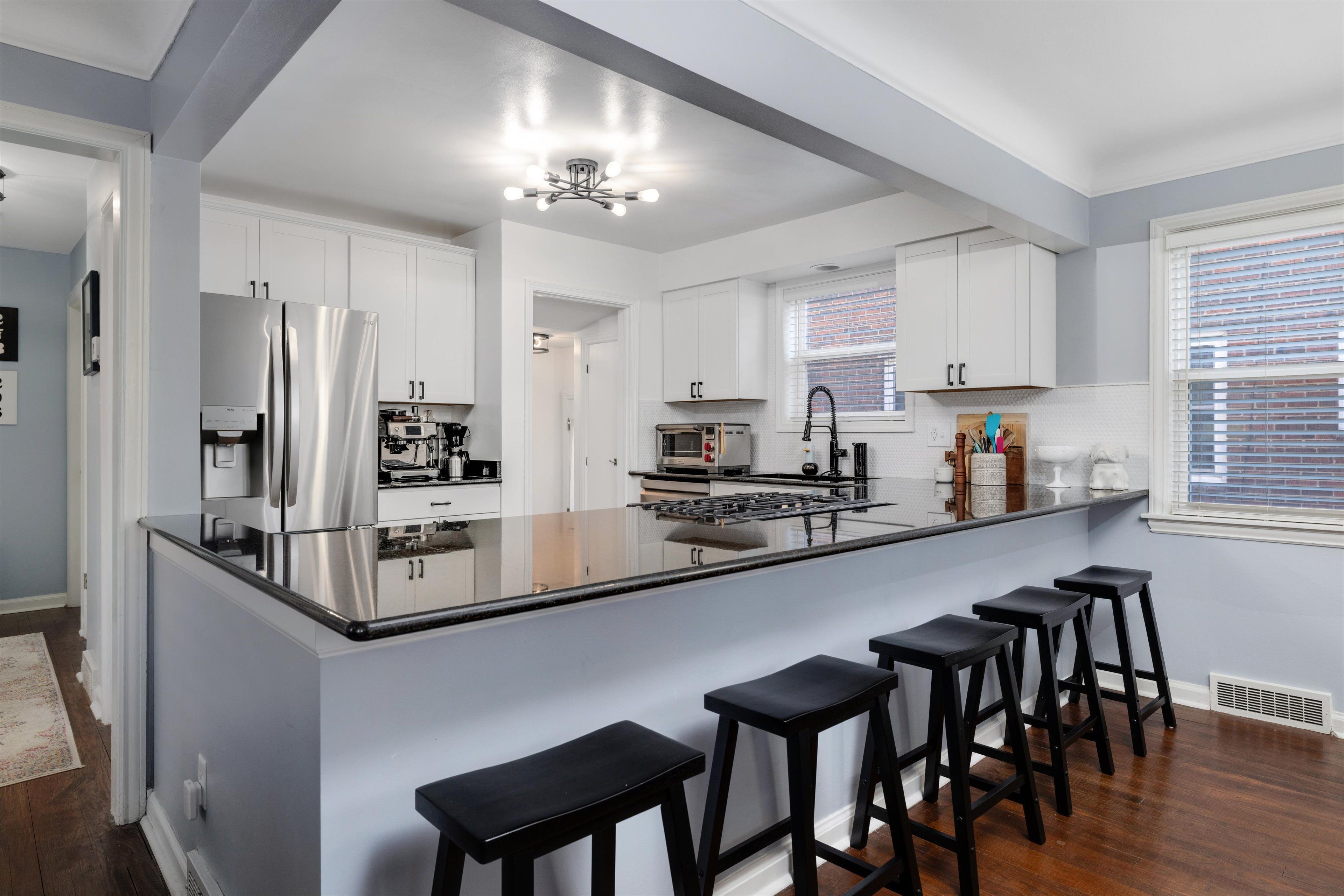 416 CALVIN Avenue