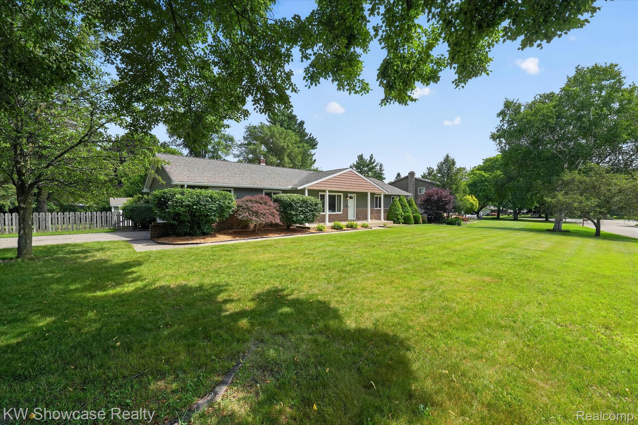 11498 Fox N Hounds Drive