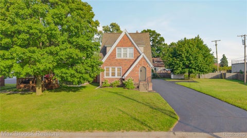 Tiny photo for 2222 Montroyal Avenue, Waterford Charter Township, MI 48328 (MLS # 20261068087)