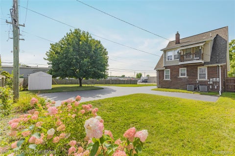 Tiny photo for 2222 Montroyal Avenue, Waterford Charter Township, MI 48328 (MLS # 20261068087)