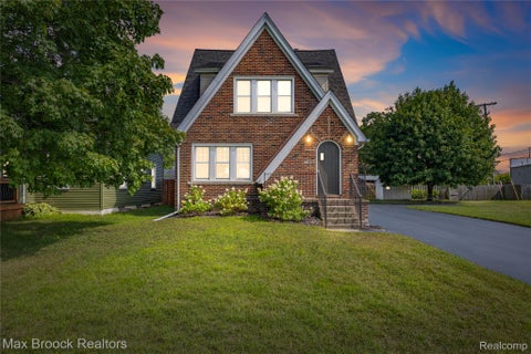 Tiny photo for 2222 Montroyal Avenue, Waterford Charter Township, MI 48328 (MLS # 20261068087)