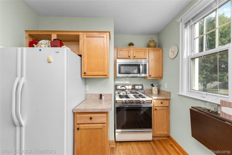 Tiny photo for 2222 Montroyal Avenue, Waterford Charter Township, MI 48328 (MLS # 20261068087)
