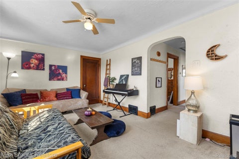 Tiny photo for 2222 Montroyal Avenue, Waterford Charter Township, MI 48328 (MLS # 20261068087)