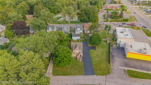 Tiny photo for 2222 Montroyal Avenue, Waterford Charter Township, MI 48328 (MLS # 20261068087)